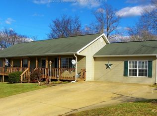 3346 Poindexter Rd, Fraziers Bottom, WV 25082