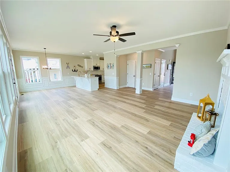 6960 Diana Cir — Photo 15
