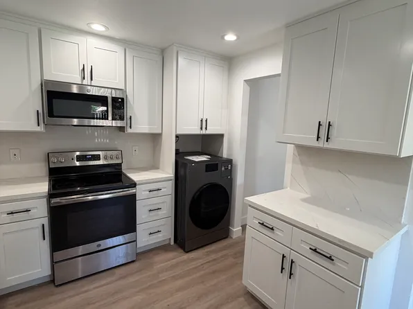 5472 Roundtree Pl APT F, Concord, CA 94521