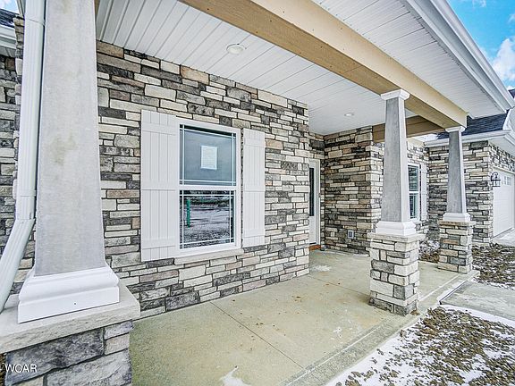 5th image of 1069 Roosevelt Ln