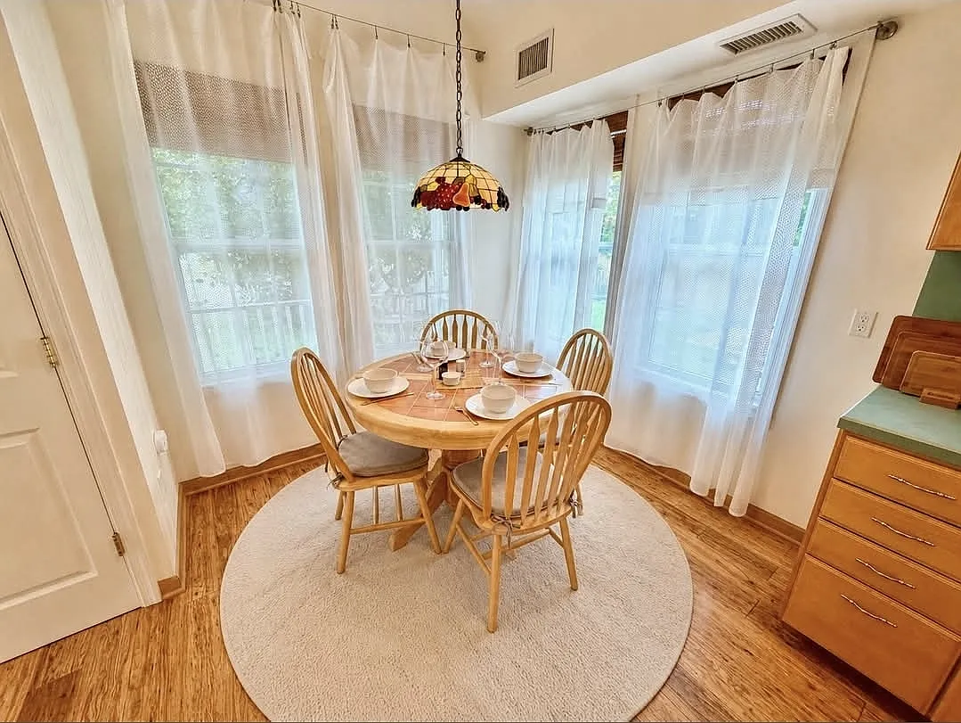 3 bed, 2103 sqft, $4,000 — Photo 4