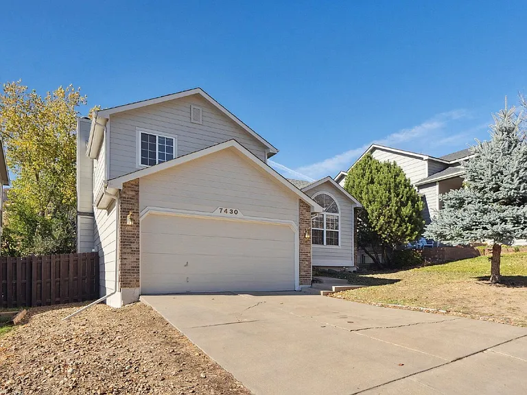 7430 Julynn Rd — Photo 3