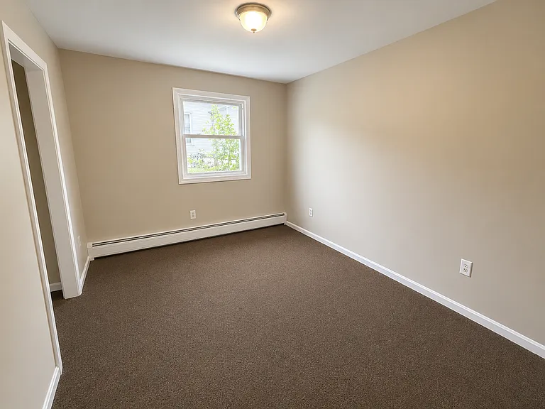40 Colchester Ave — Photo 8