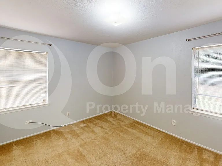 1505 Montclair St — Photo 11