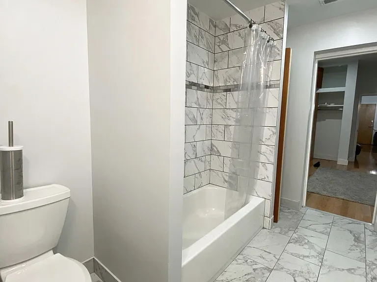 1935-37 Chestnut St #37-1R — Photo 7