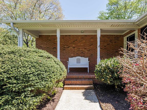 3rd image of 512 Devenger Rd