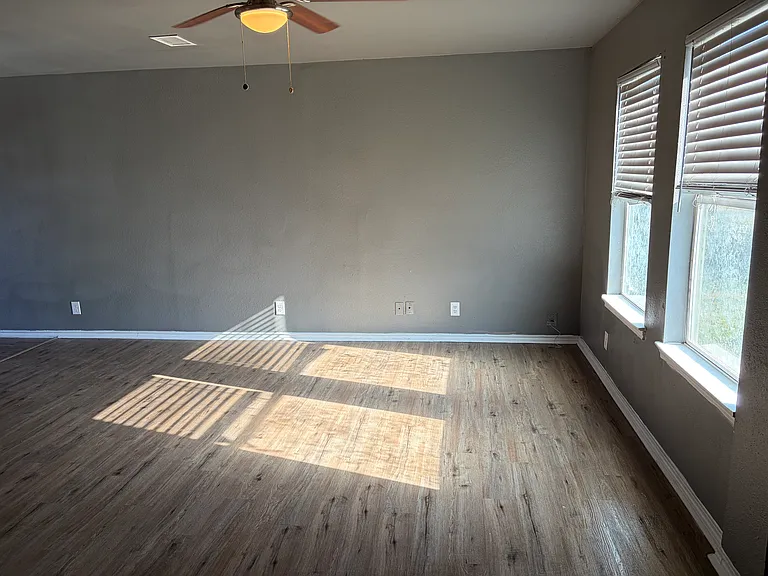 9713 Sycamore Dr — Photo 2