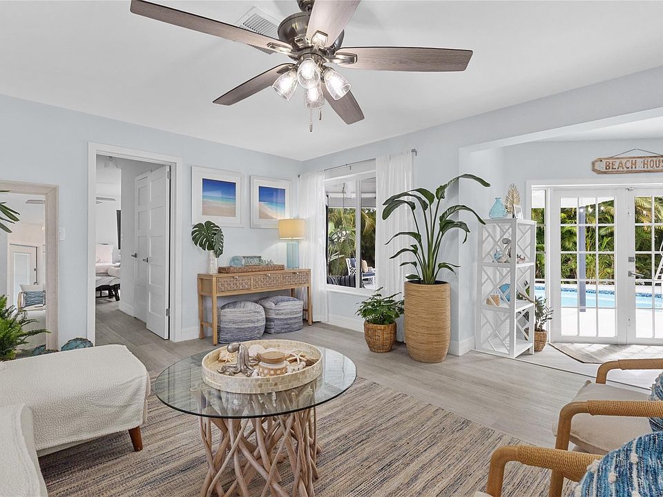 1st image of 2700 SW 34th Avenue