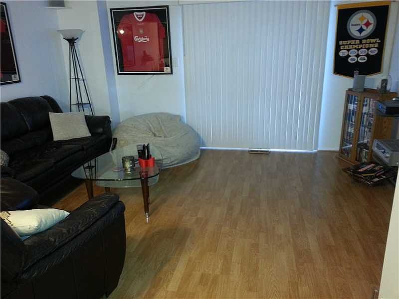 2nd image of 2201 Hawthorne Dr #2201