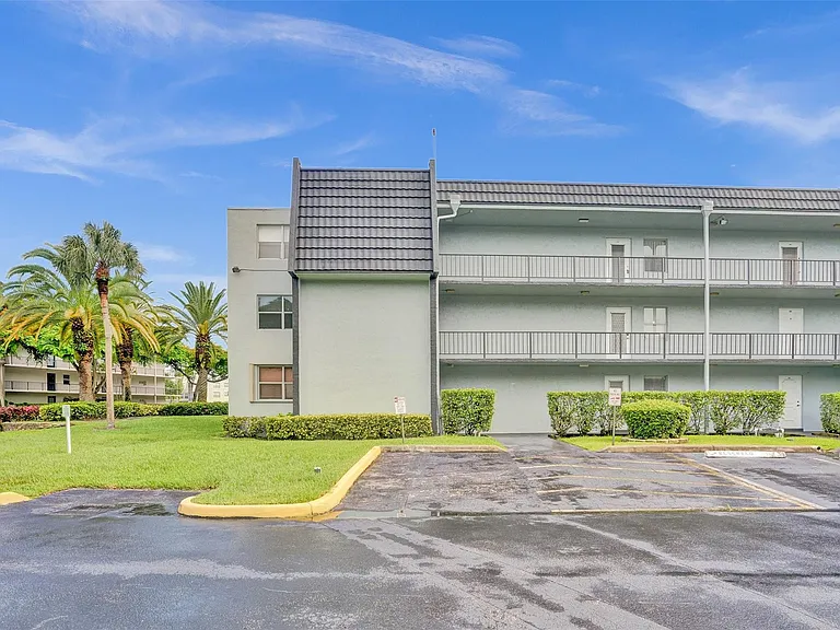 9351 Lime Bay Blvd #201 — Photo 34