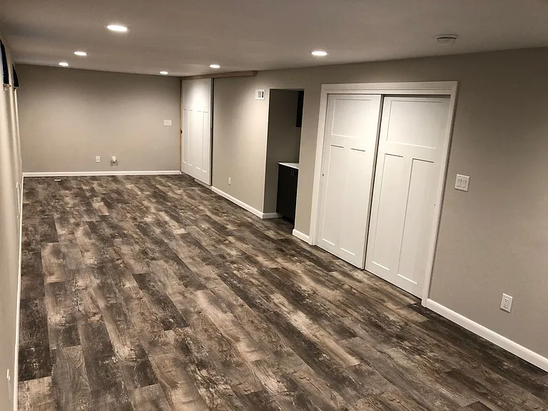 1607 Plymouth Ave — Photo 16