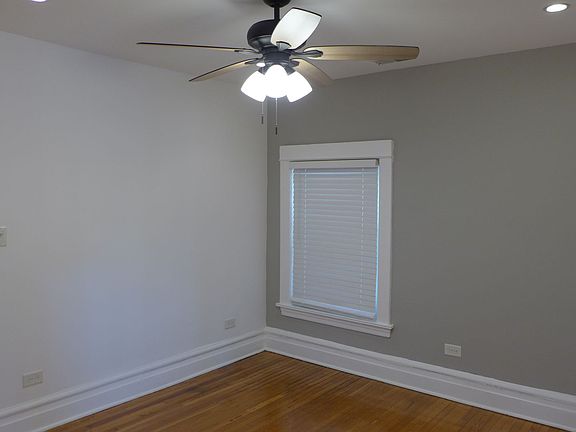 3rd image of 136 Elgin Ave APT 2N