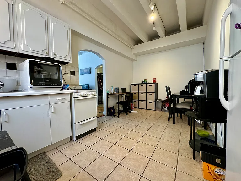 3812 N Pine Grove Ave — Photo 19
