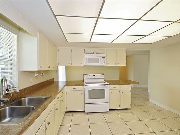 5th image of 200 Lady Susan Ct