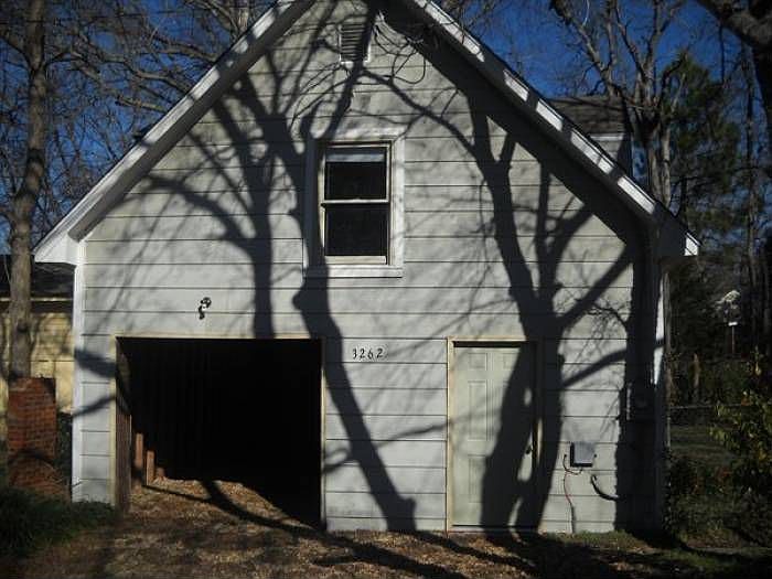 Front View w/ Garage