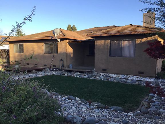 4th image of 3280 Mustang Circle