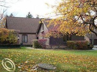 1898 Wingate Rd #1, Bloomfield Hills, MI 48302