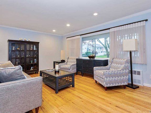 3rd image of 50 Prescott St