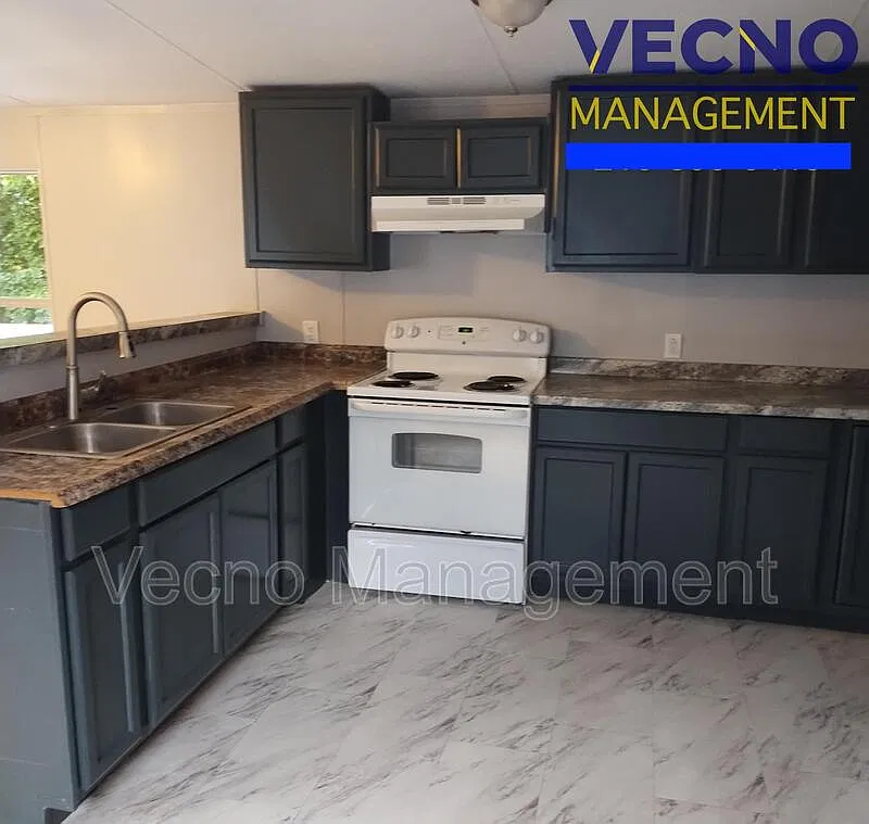 3 bed, 2.0 bath, 960 sqft, $1,150 — Photo 3