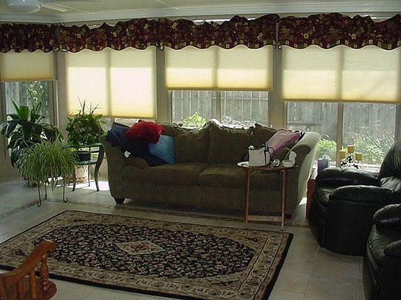 3rd image of 1610 Woodland Dr