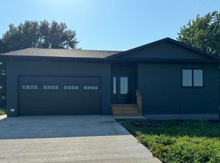 1014 Oneida St, Storm Lake, IA 50588