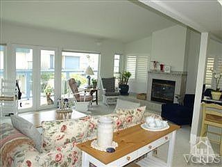 3rd image of 187 Seaspray Way