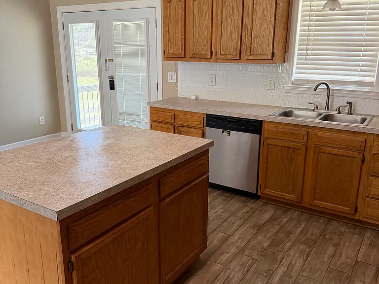 230 Sedge Meadow Dr — Photo 5