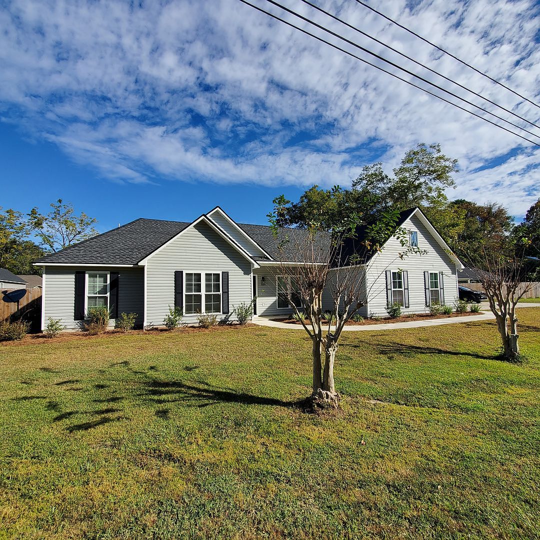 411 E Main St, Hahira, GA 31632 | Zillow