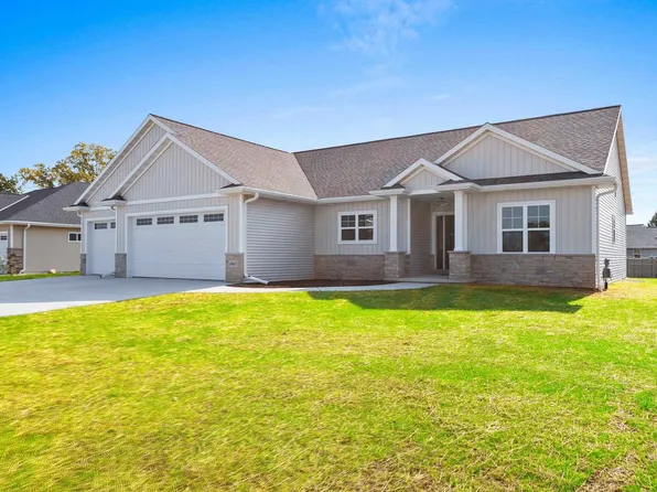 3060 Gilbert Dr, Green Bay, WI 54311