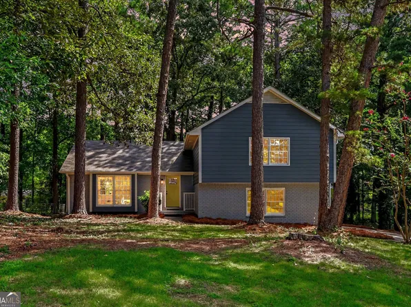 1915 Lisa Ln, Riverdale, GA 30296