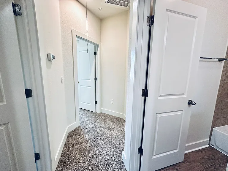 2216 Creekside Ln — Photo 21