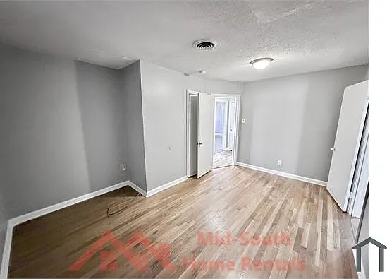 2054 Benford St — Photo 18
