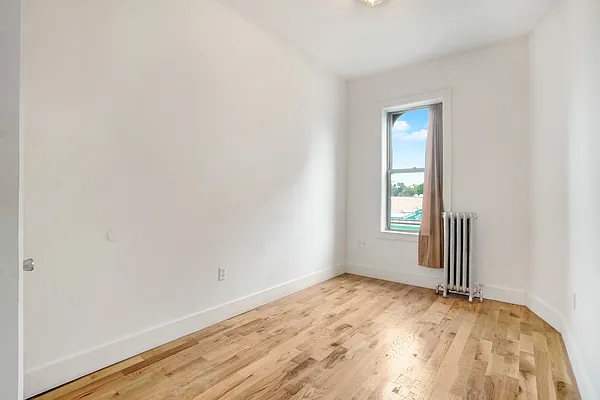 Rented by Compass | media 12