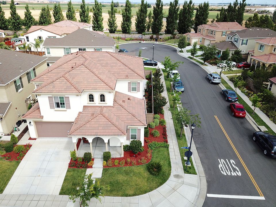 1st image of 779 N Plumas Dr
