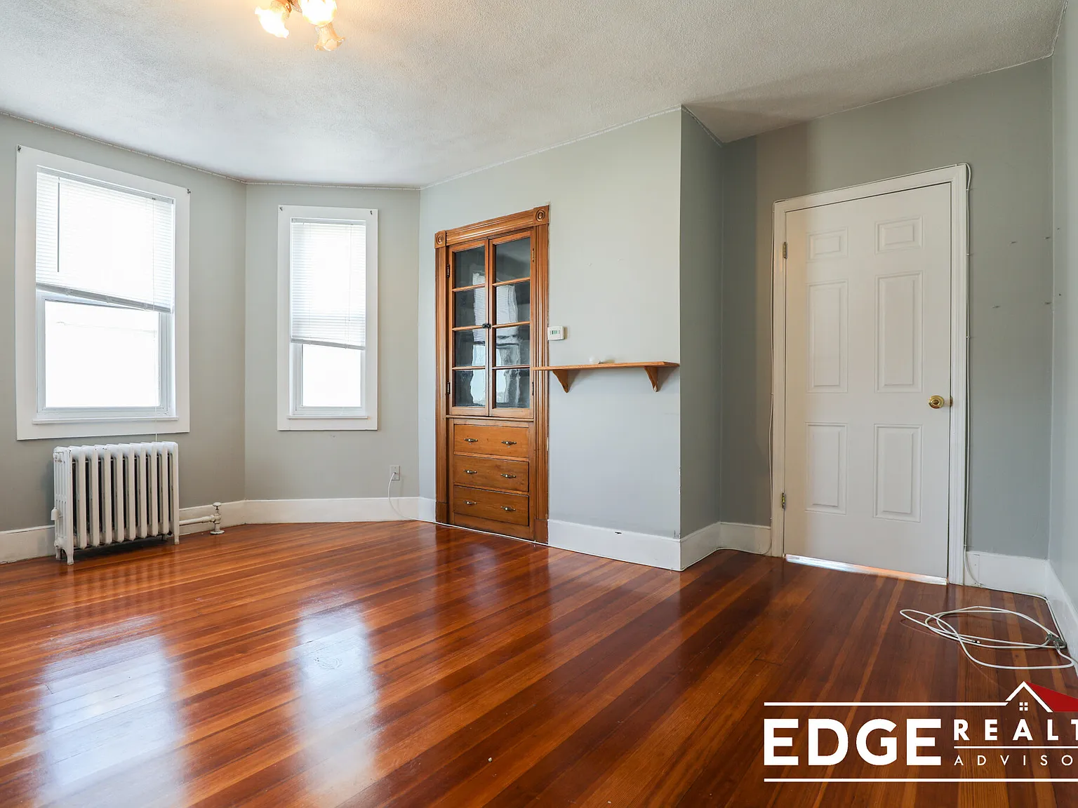 4 bed, 1.0 bath, $3,200 — Photo 3