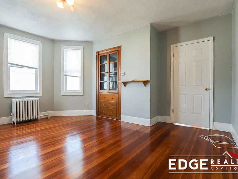 19 Shannon St #3 — Photo 3