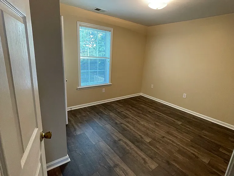 710 Finzer St — Photo 23