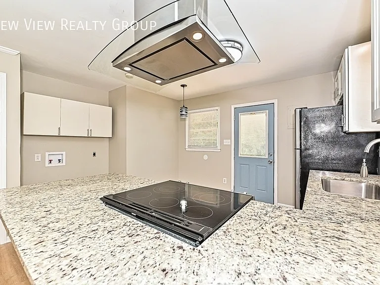 321 Hamilton Dr NE #1 — Photo 5