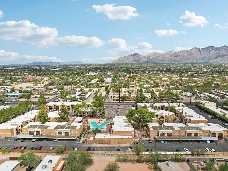 College Town Tucson- Near The U of A — Photo 46
