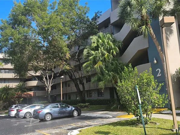 1000 Colony Point Cir APT 417, Pembroke Pines, FL 33026