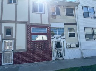 2352 Poland St, Hamtramck, MI 48212