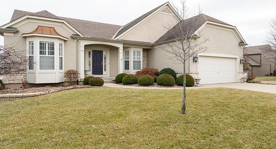 1st image of 15709 Shawnee Dr