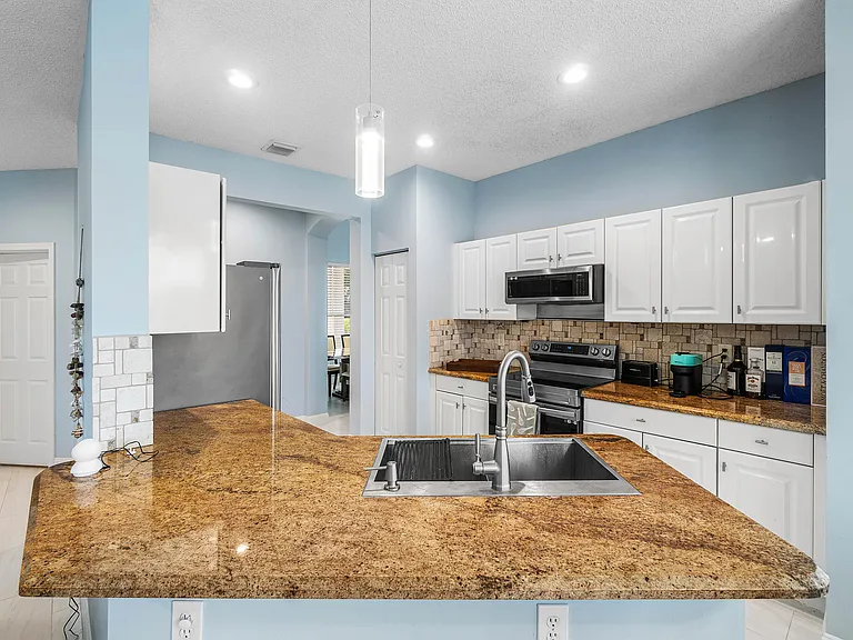 4180 Manor Forest Trl — Photo 14