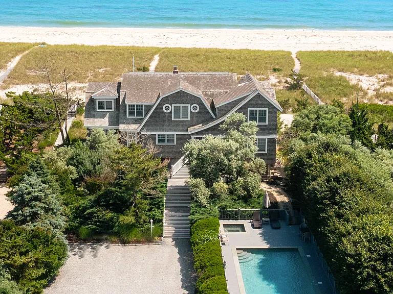 329 Dune Rd — Photo 2