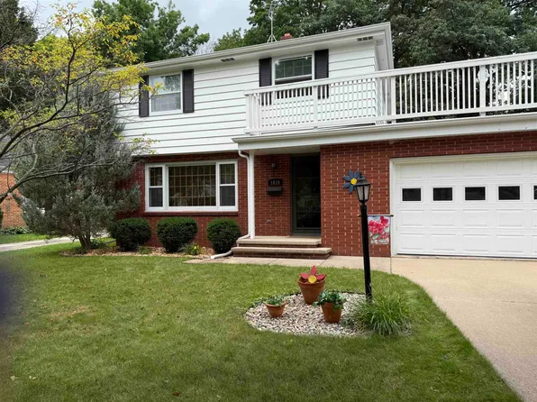 1619 S Ravinia Pl, Appleton, WI 54915