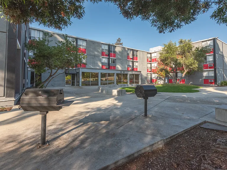 University Village — Photo 20