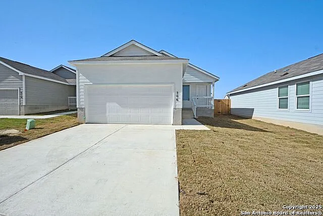 206 Charles Way — Photo 3