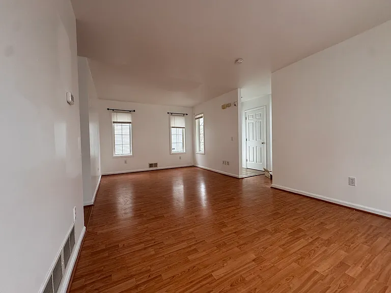 111 Schilling Ln — Photo 5