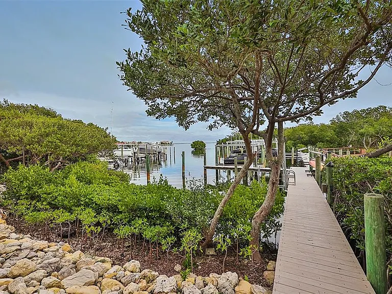 1593 Pinellas Bayway S — Photo 45