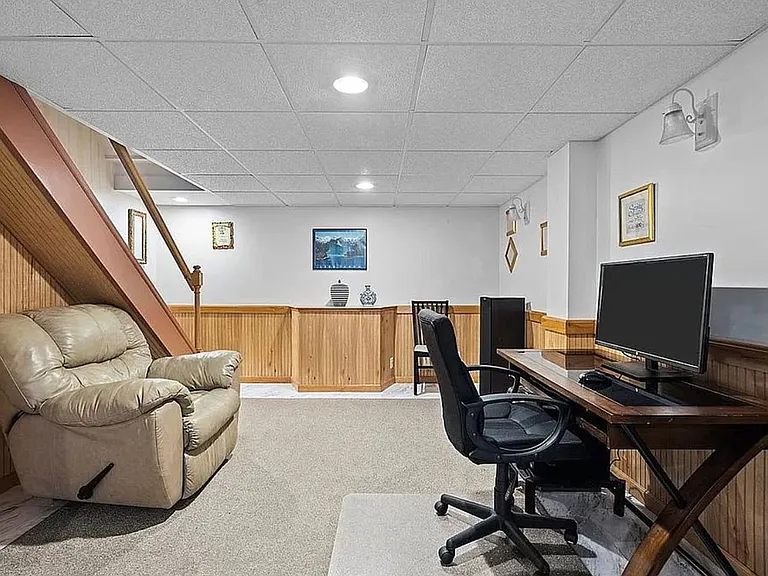 6101 Chatham Dr — Photo 25